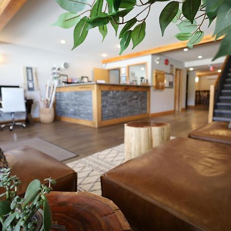 Glacier Mountain Lodge Blue River Bagian luar foto