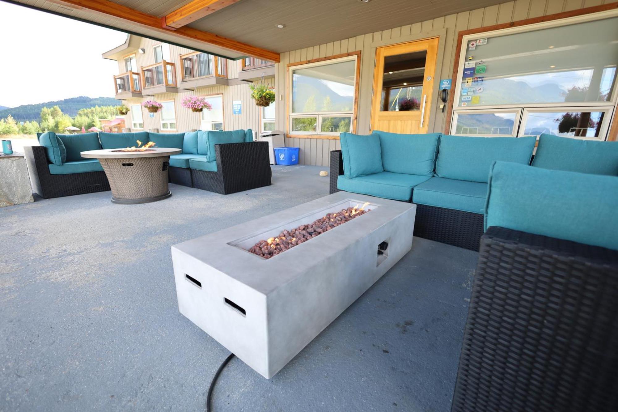 Glacier Mountain Lodge Blue River Bagian luar foto