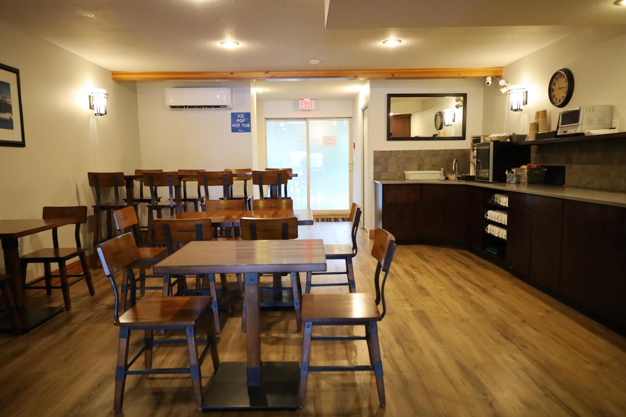 Glacier Mountain Lodge Blue River Bagian luar foto